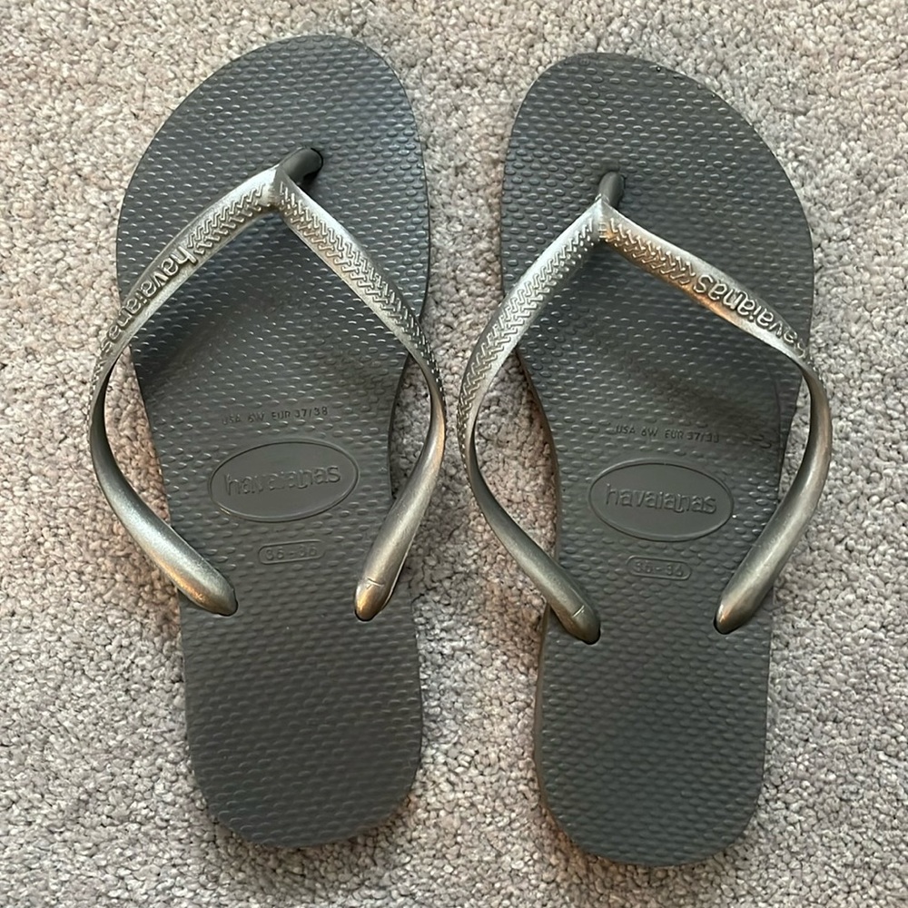 Silver gray slim Havaianas women’s flip flop